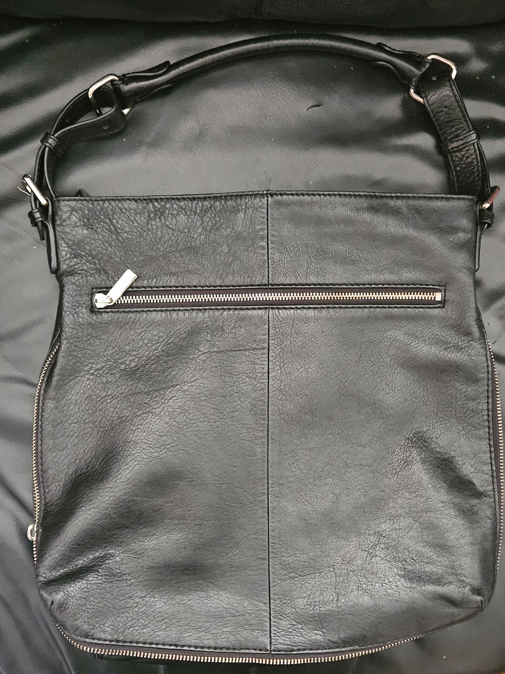 Danier 100% Leather Black  Classic Hobo Zipper  Bag Gold Hardware